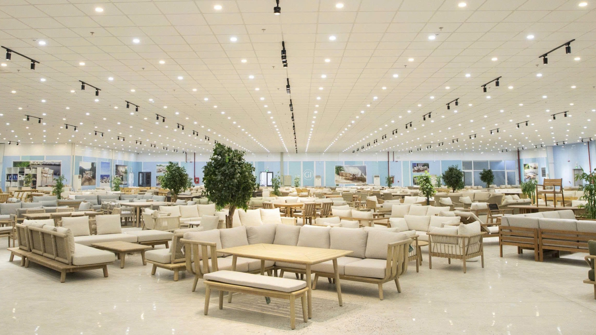4,000 sqm showroom, partner review