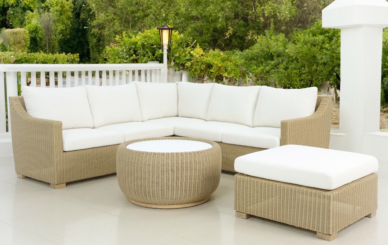 Coffee & side tables, range shot