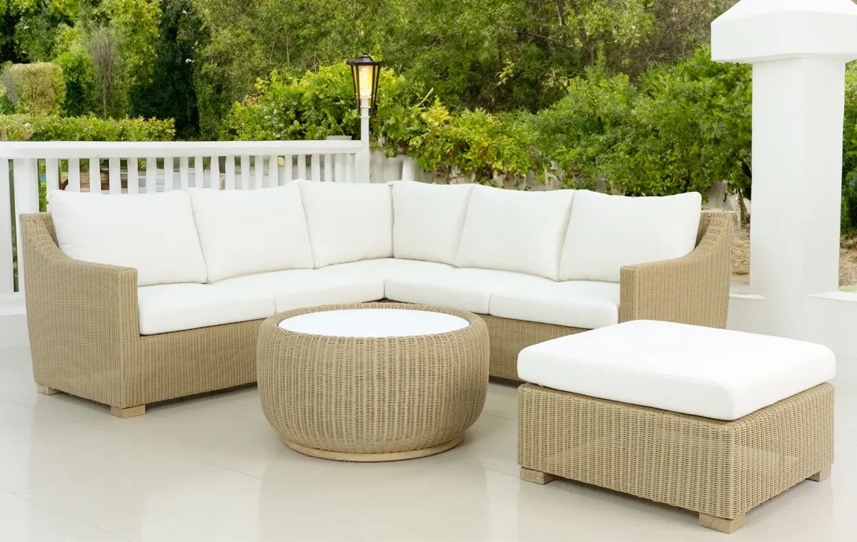 Coffee & side tables, range shot